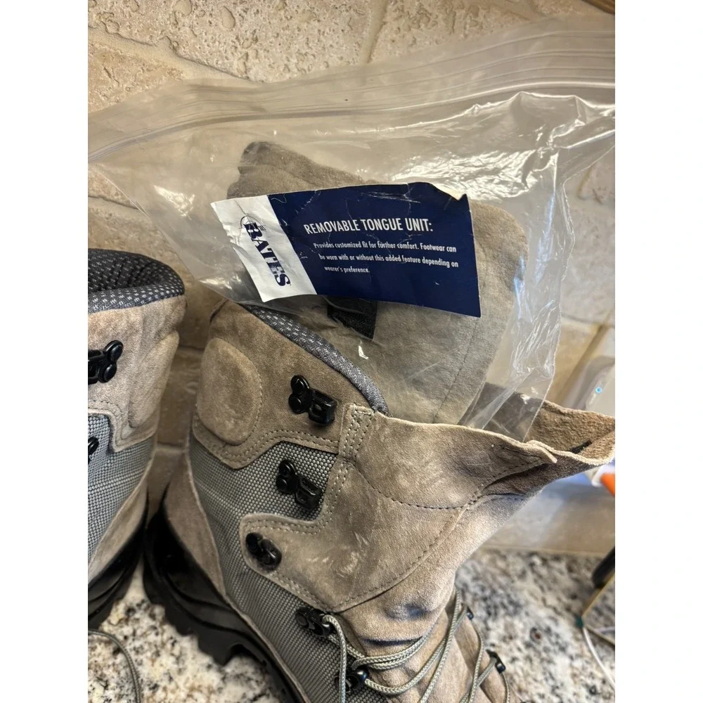 Men's 9.5 R black and gray Bates Tora Bora Alpine hiking/mountain combat hike